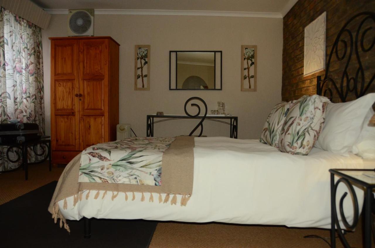 Hotel Big Tree Midrand Exterior foto