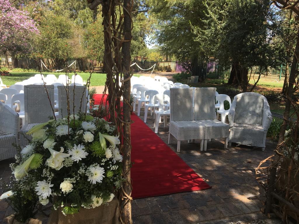 Hotel Big Tree Midrand Exterior foto